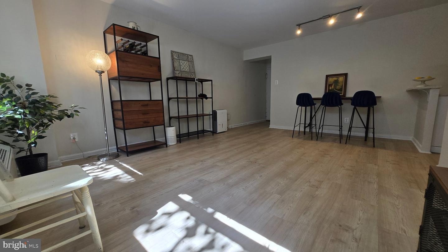 1801 Clydesdale Pl Nw #201 Property Photo 12