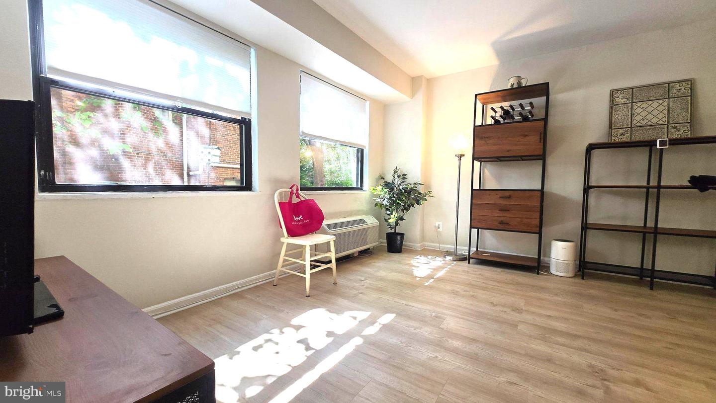 1801 Clydesdale Pl Nw #201 Property Photo 16