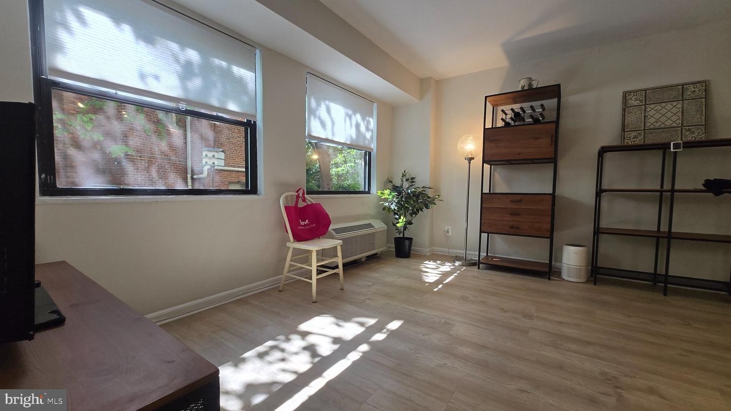 1801 Clydesdale Pl Nw #201 Property Photo 17