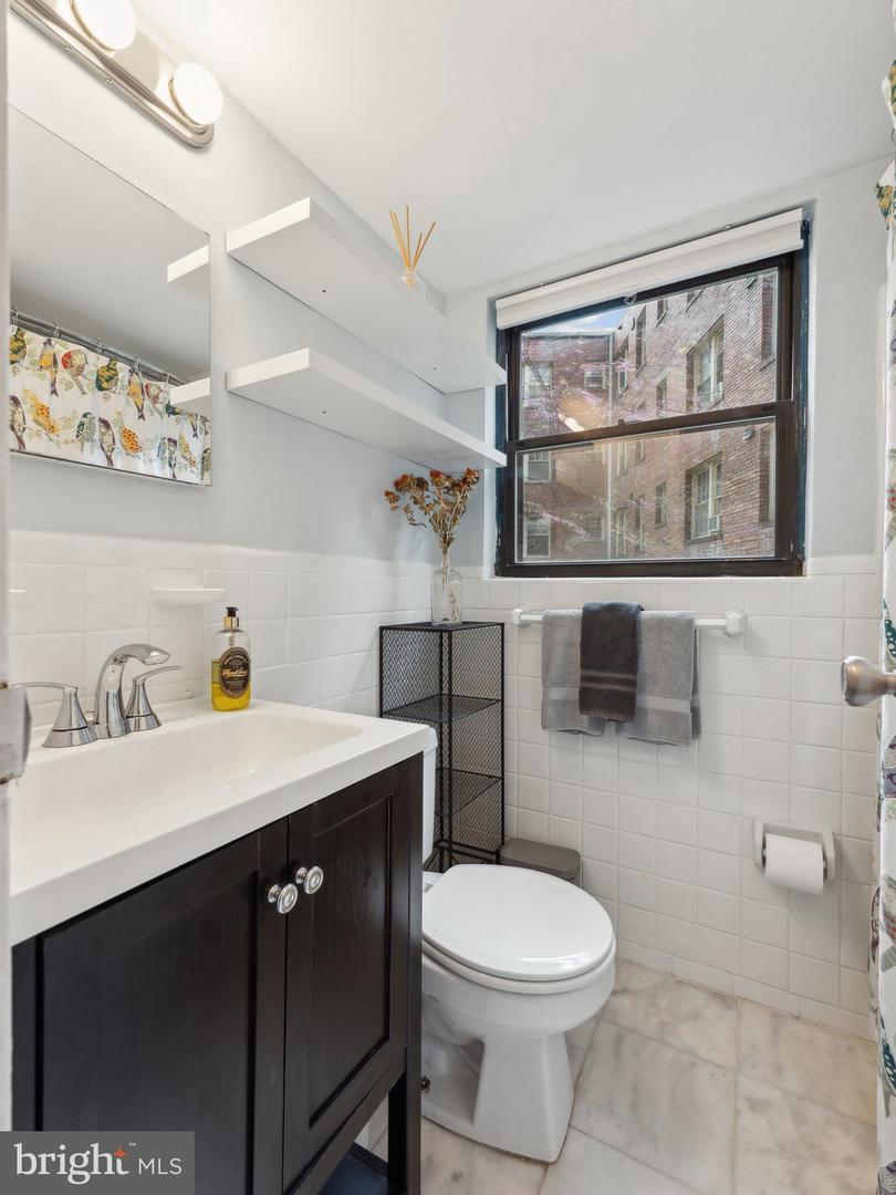 1801 Clydesdale Pl Nw #201 Property Photo 23