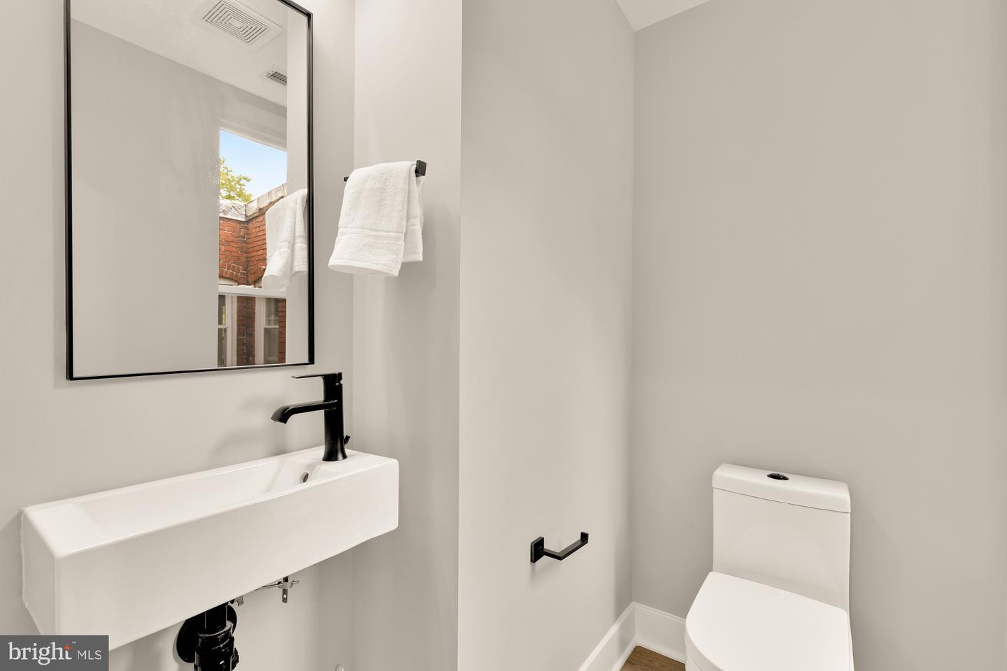 26 Todd Pl Ne #2 Property Photo 16