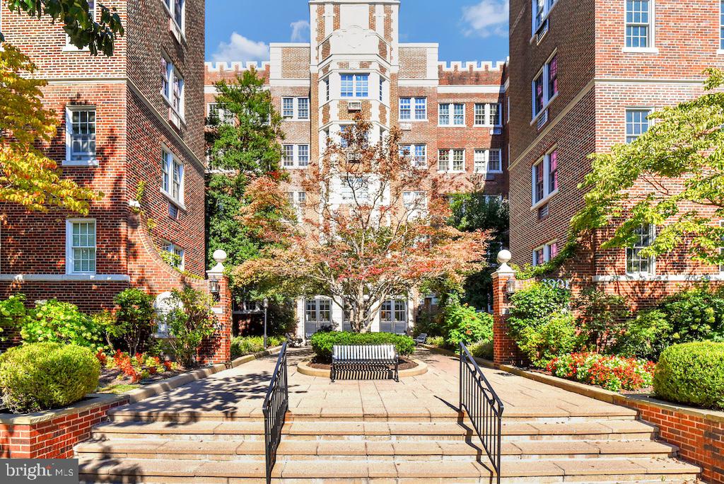 3901 CONNECTICUT AVE NW #406 Property Photo 1