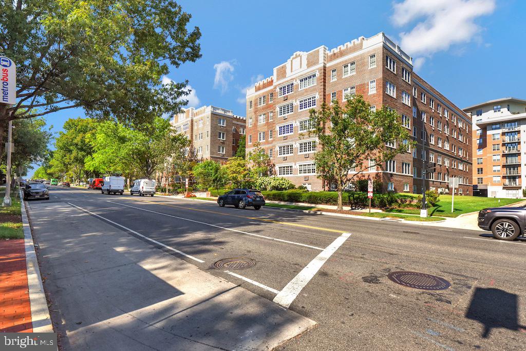 3901 Connecticut Ave Nw #406 Property Photo 31