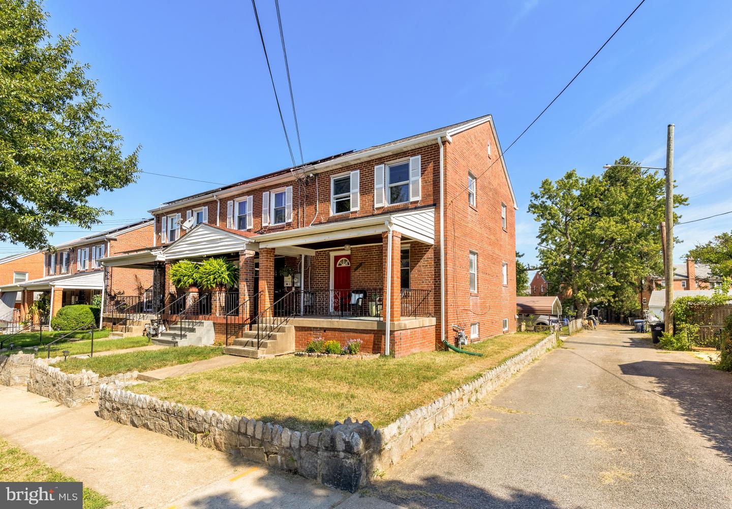 1910 T Pl Se Property Photo 3