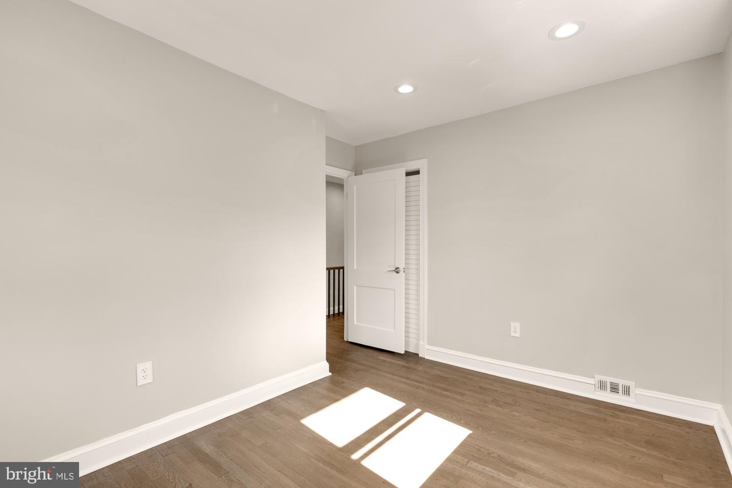 1910 T Pl Se Property Photo 25