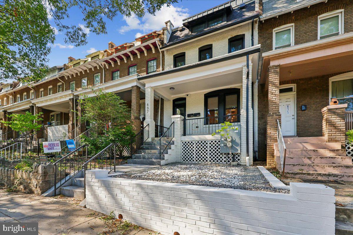637 Irving St Nw #1 Property Photo 1