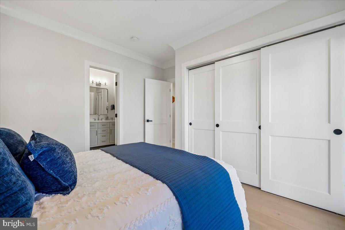 637 Irving St Nw #1 Property Photo 18
