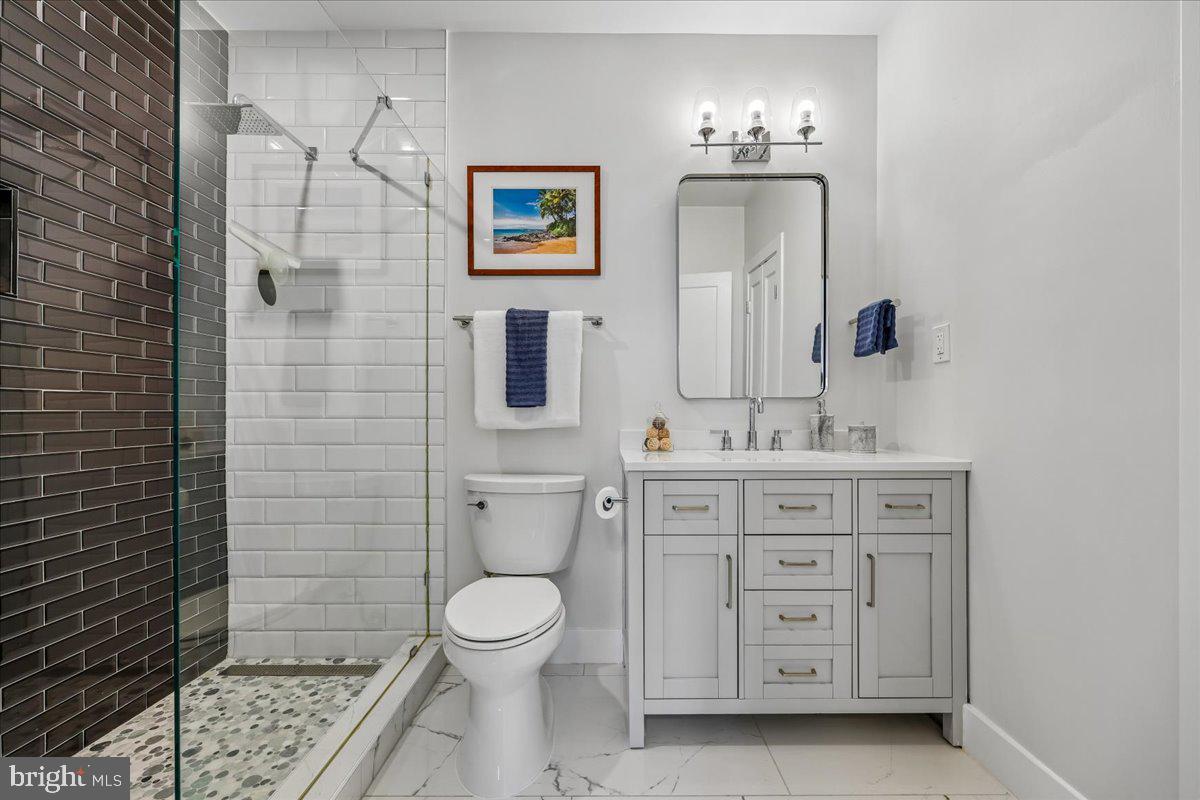 637 Irving St Nw #1 Property Photo 19