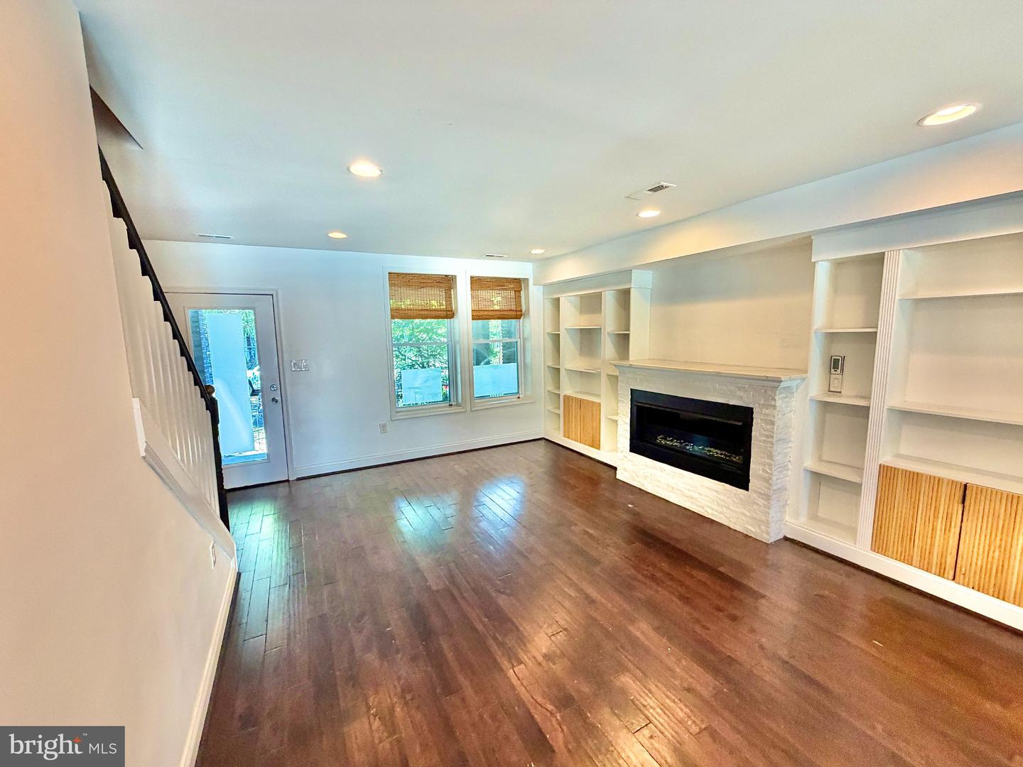 918 Hamilton St Nw Property Photo 7