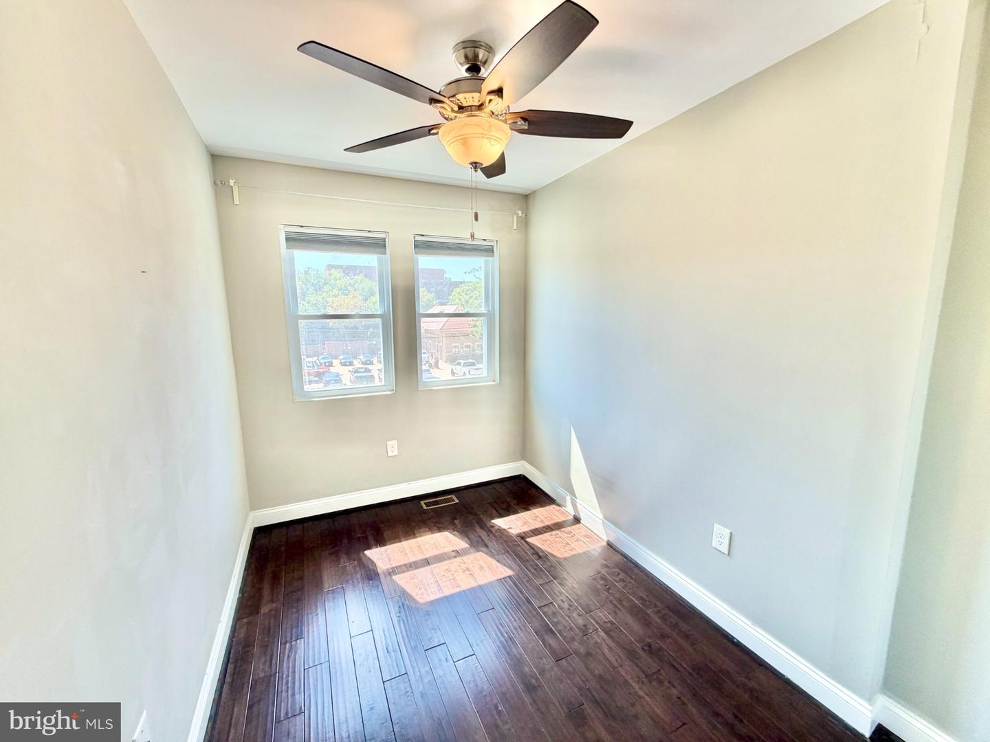 918 Hamilton St Nw Property Photo 34