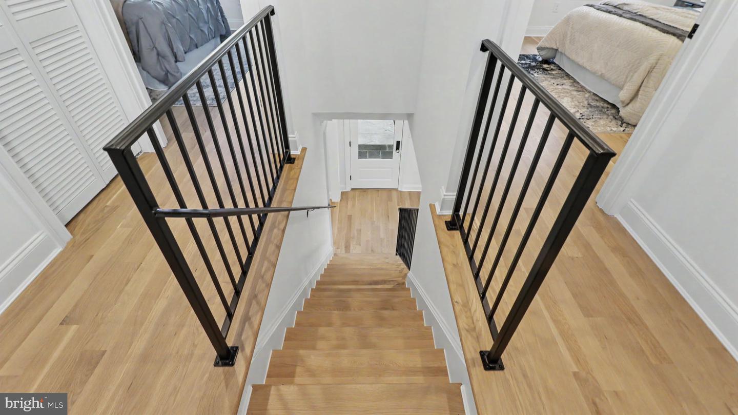 2004 Perry St Ne Property Photo 31
