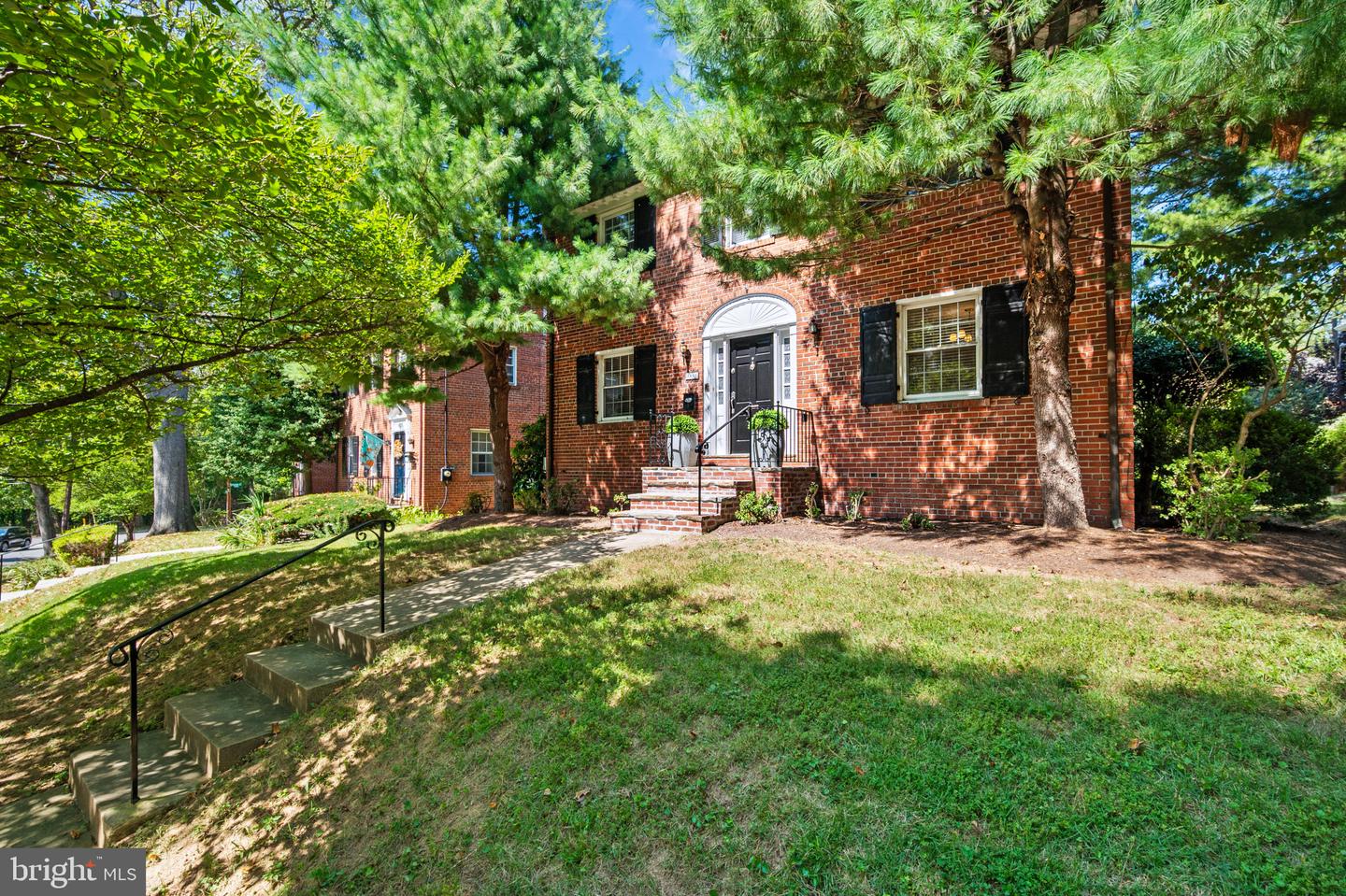 1667 PRIMROSE RD NW Property Photo 1