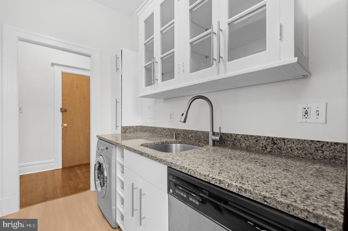 1514 17th Nw #404 Property Photo 8