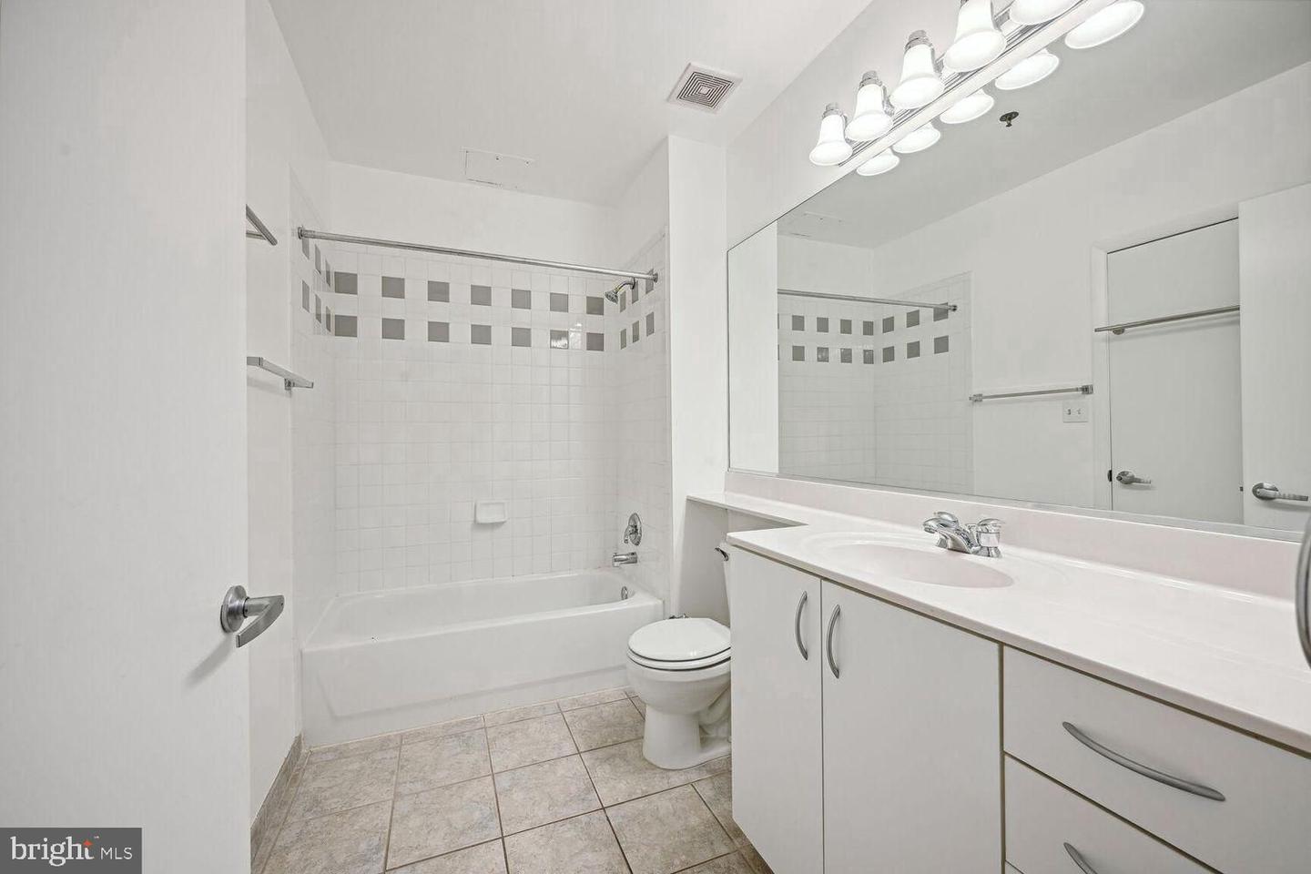 1300 N St Nw #410 Property Photo 15