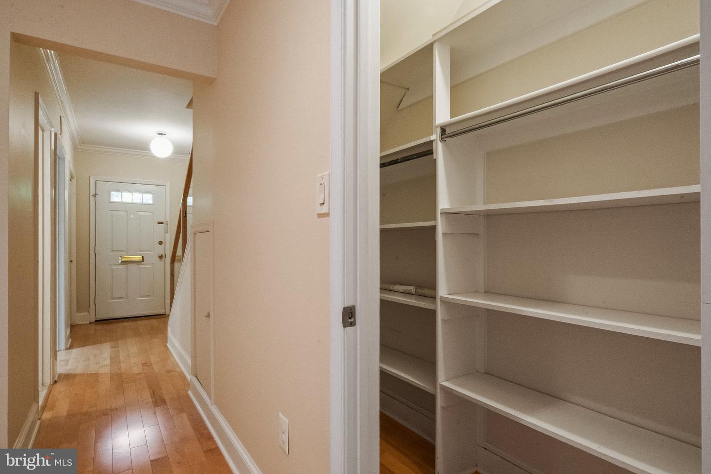 3217 Sutton Pl Nw #b Property Photo 8