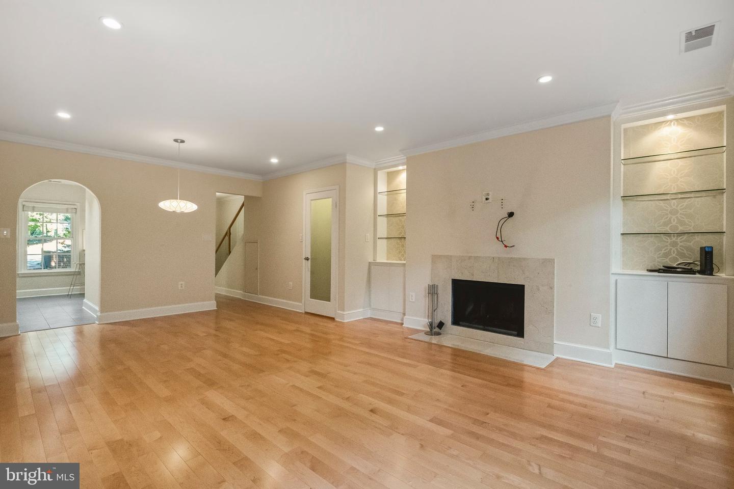 3217 Sutton Pl Nw #b Property Photo 16