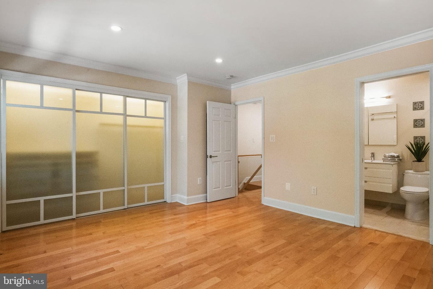 3217 Sutton Pl Nw #b Property Photo 27