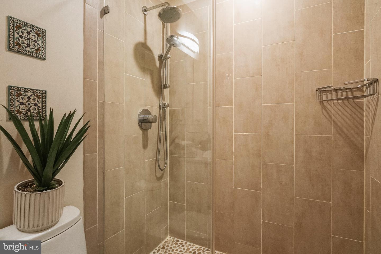 3217 Sutton Pl Nw #b Property Photo 31