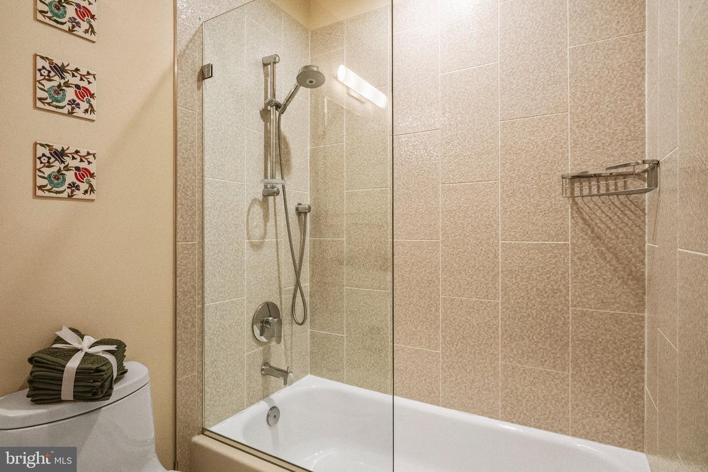 3217 Sutton Pl Nw #b Property Photo 42