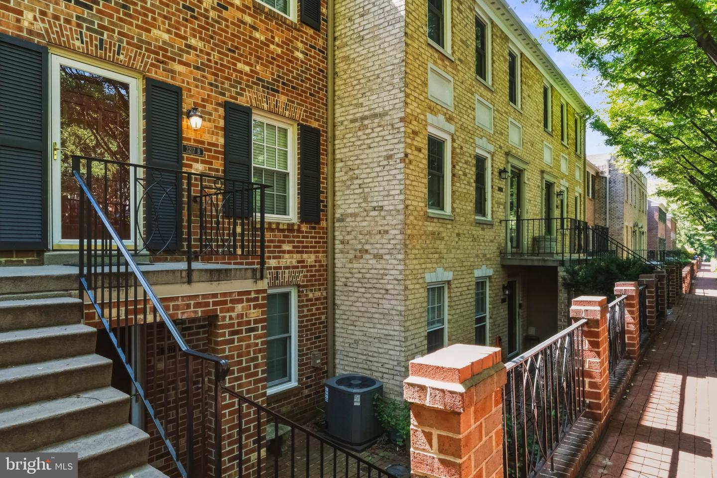 3217 Sutton Pl Nw #b Property Photo 43