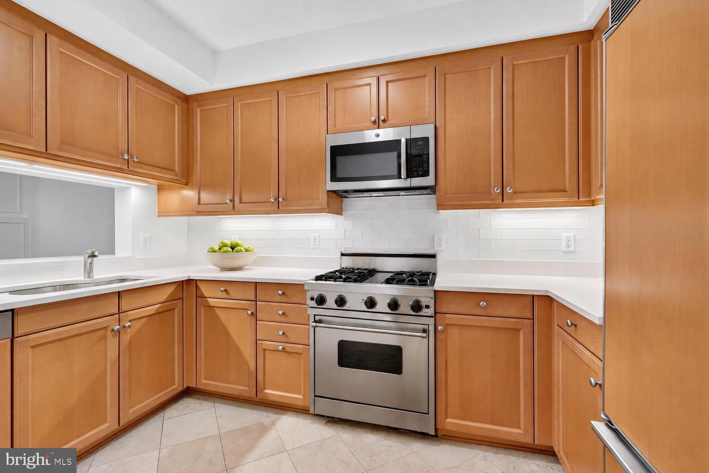 1155 23rd St Nw #7l Property Photo 5