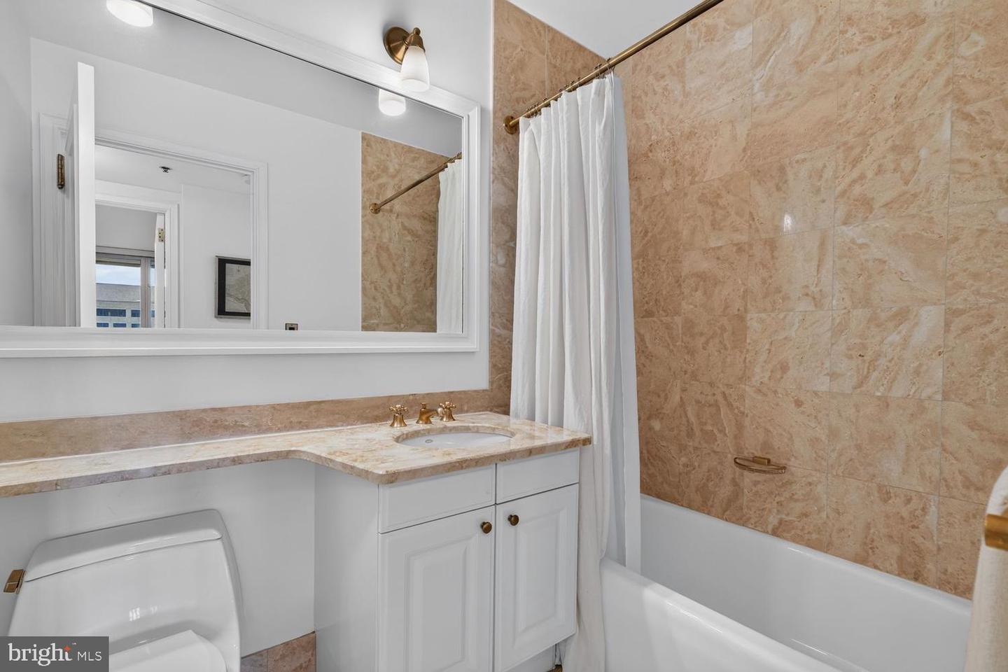 1155 23rd St Nw #7l Property Photo 10