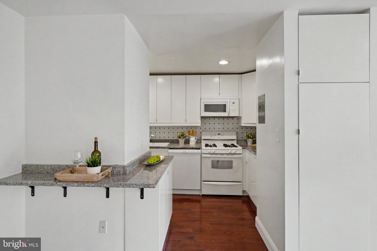 2710 Macomb St Nw #310 Property Photo 15