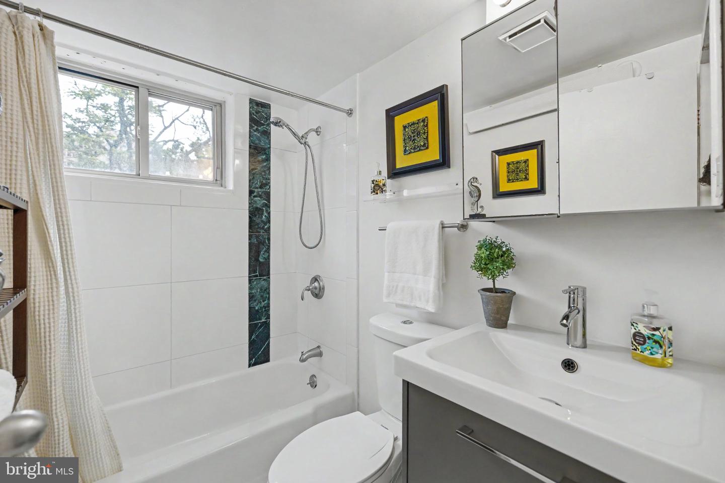 2710 Macomb St Nw #310 Property Photo 28