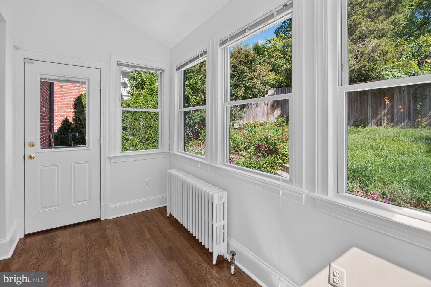 4929 Macarthur Blvd Nw Property Photo 10