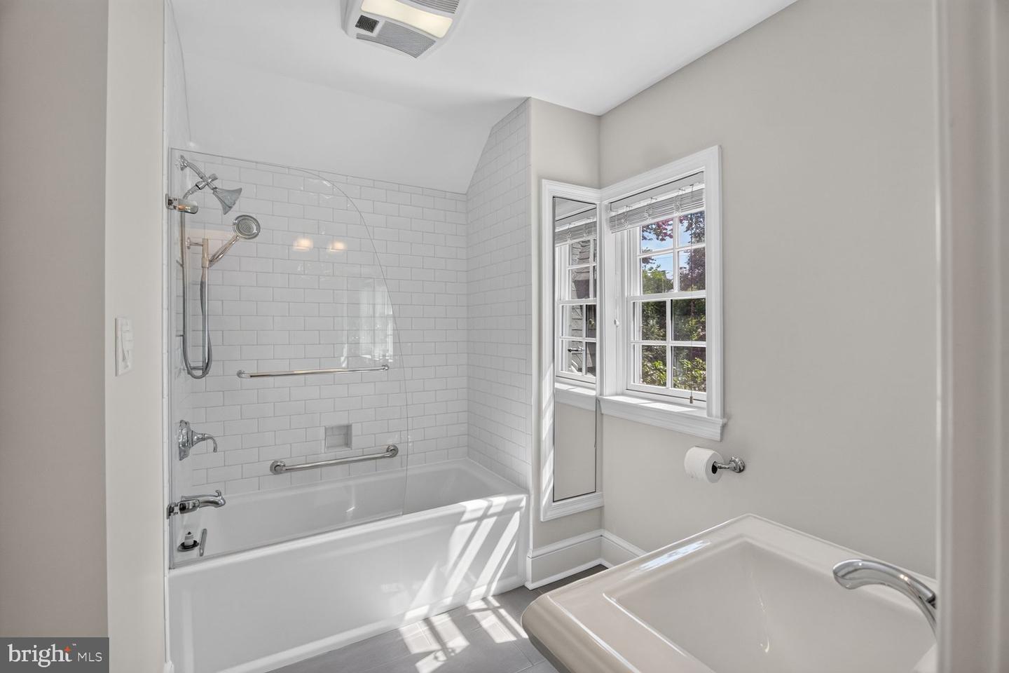 4929 Macarthur Blvd Nw Property Photo 17
