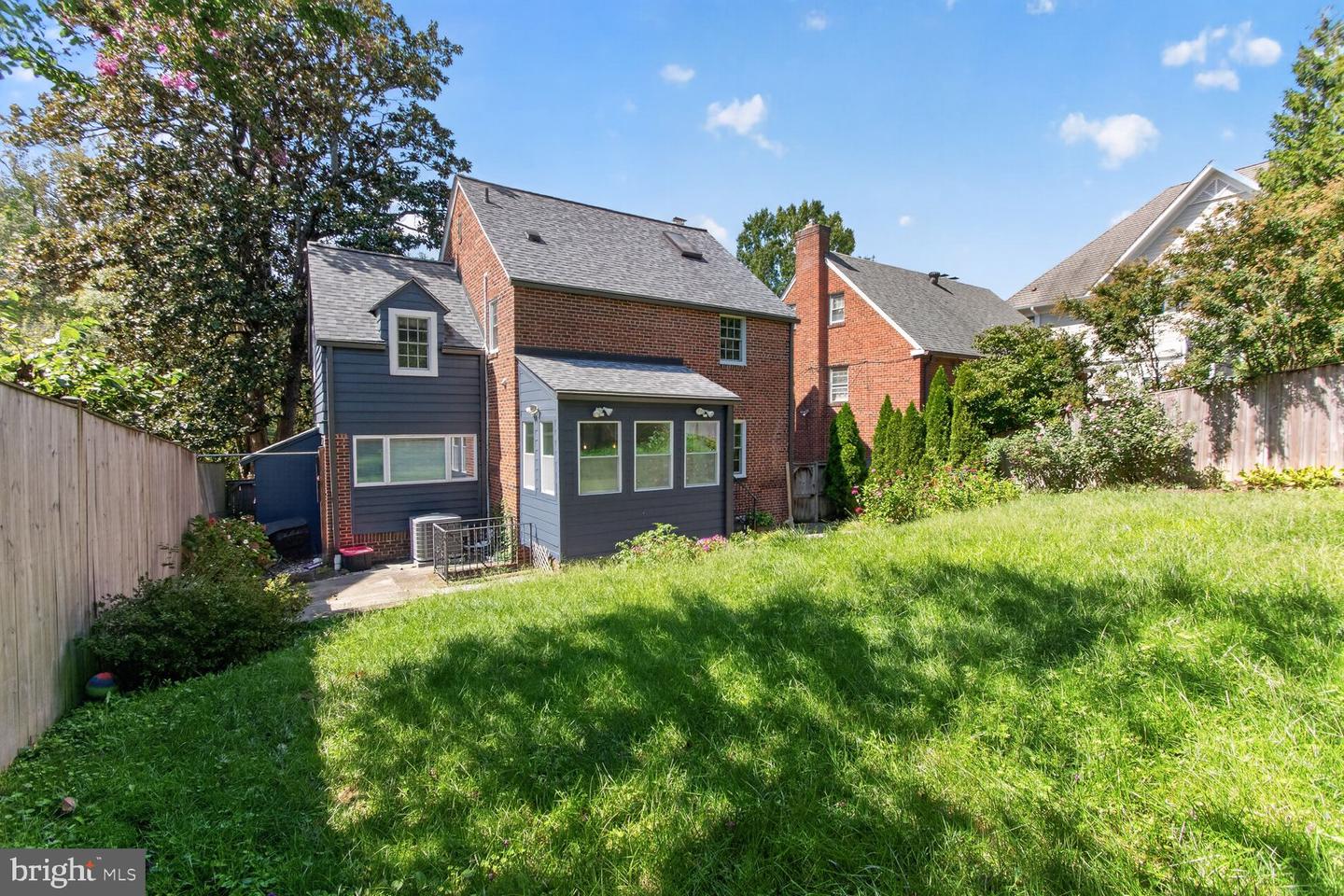 4929 Macarthur Blvd Nw Property Photo 29