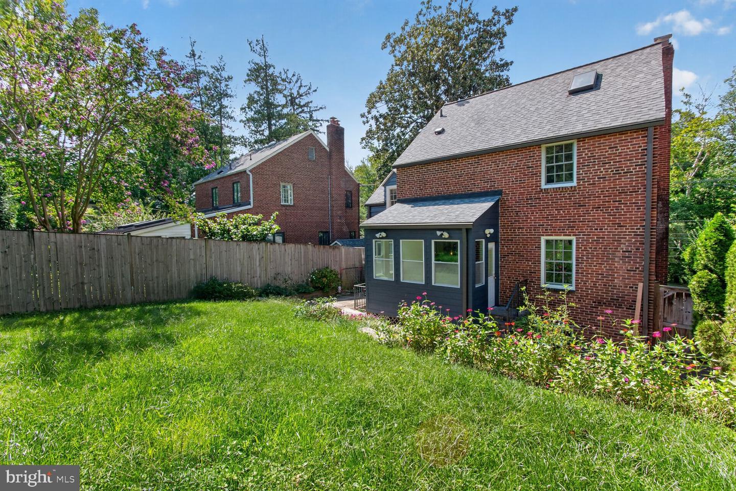 4929 Macarthur Blvd Nw Property Photo 31