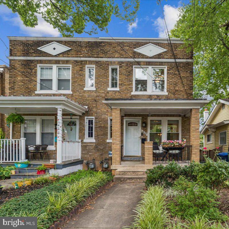 1424 Kearny St Ne Property Photo 2