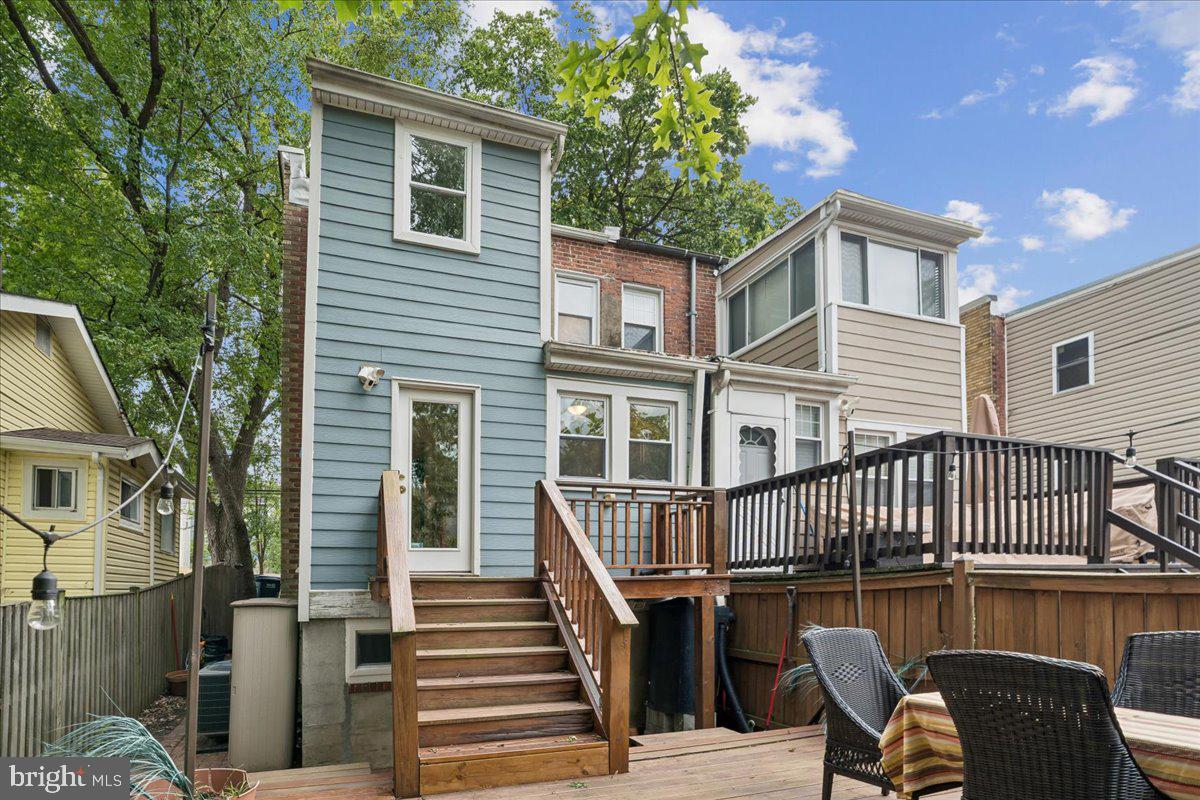 1424 Kearny St Ne Property Photo 4