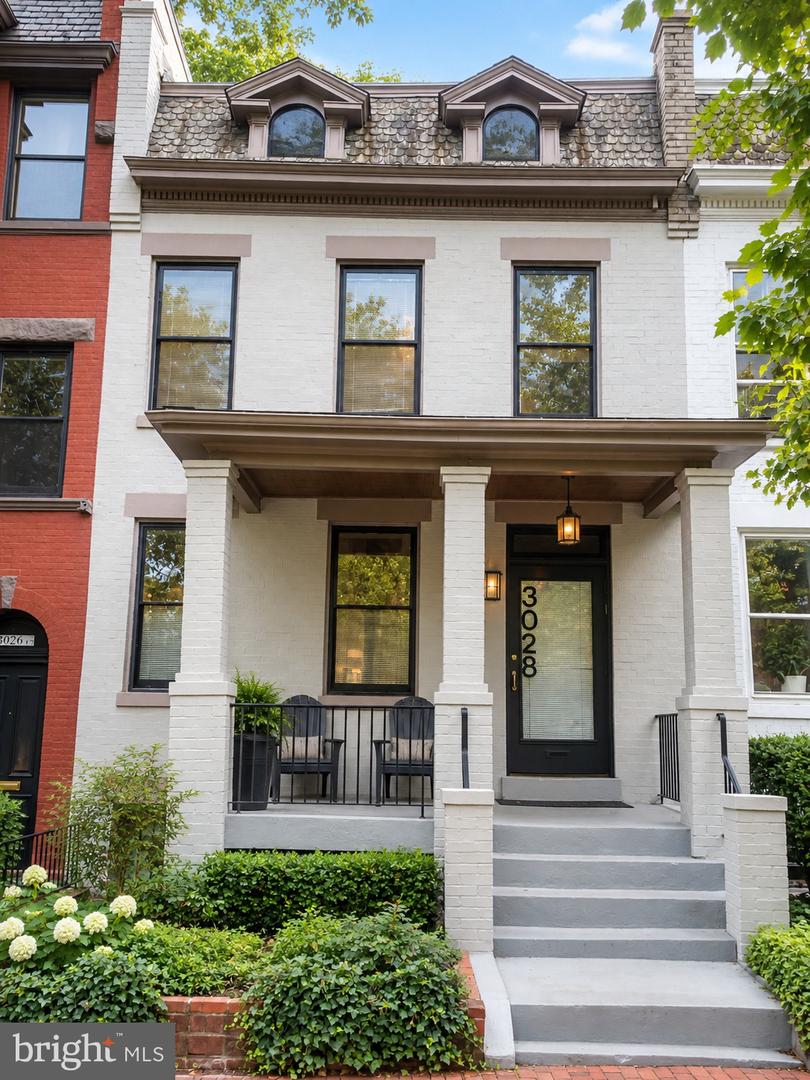 3028 R ST NW Property Photo 1