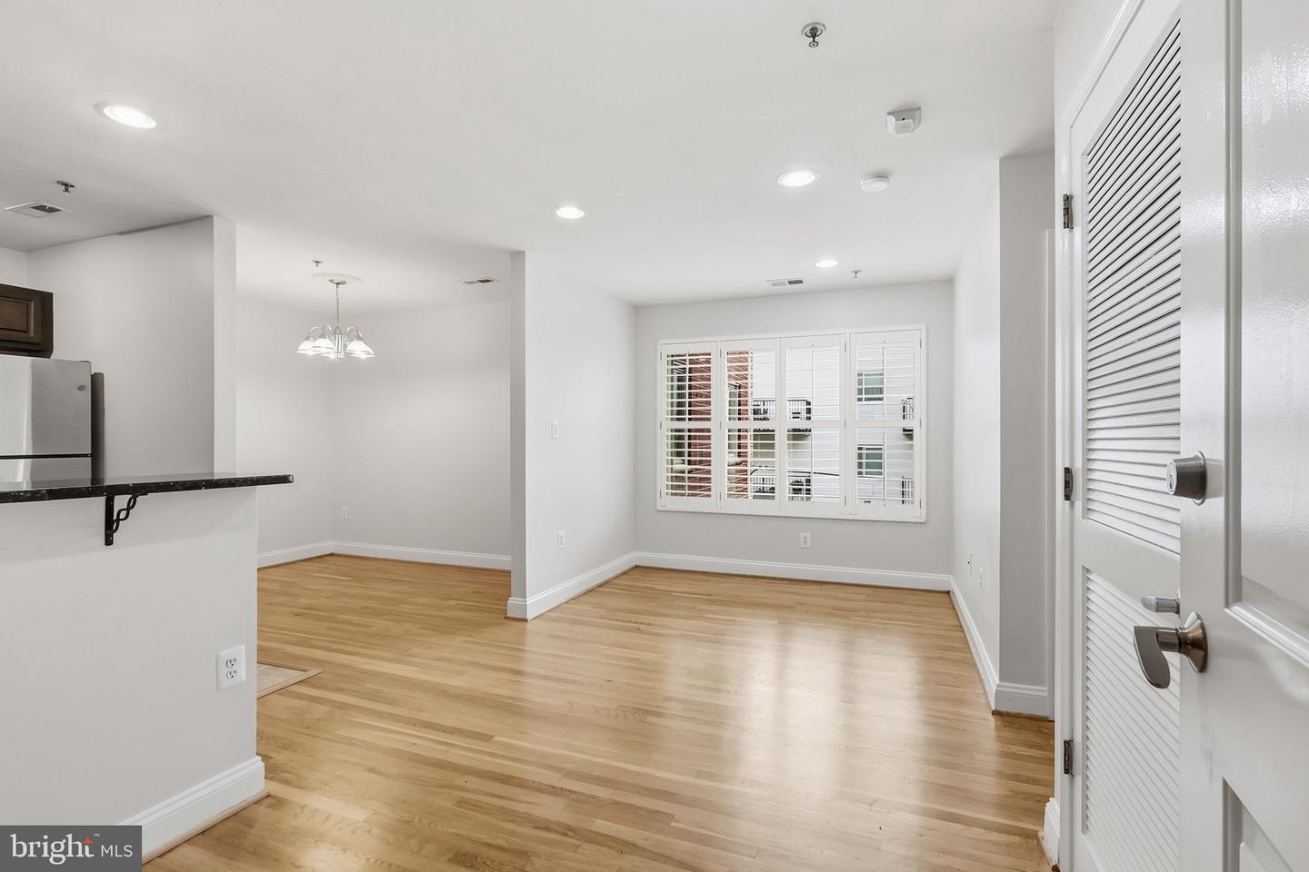 804 Taylor St Nw #304 Property Photo 6