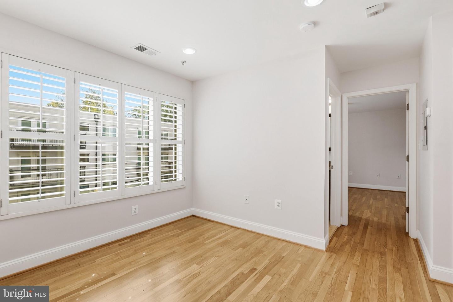 804 Taylor St Nw #304 Property Photo 8