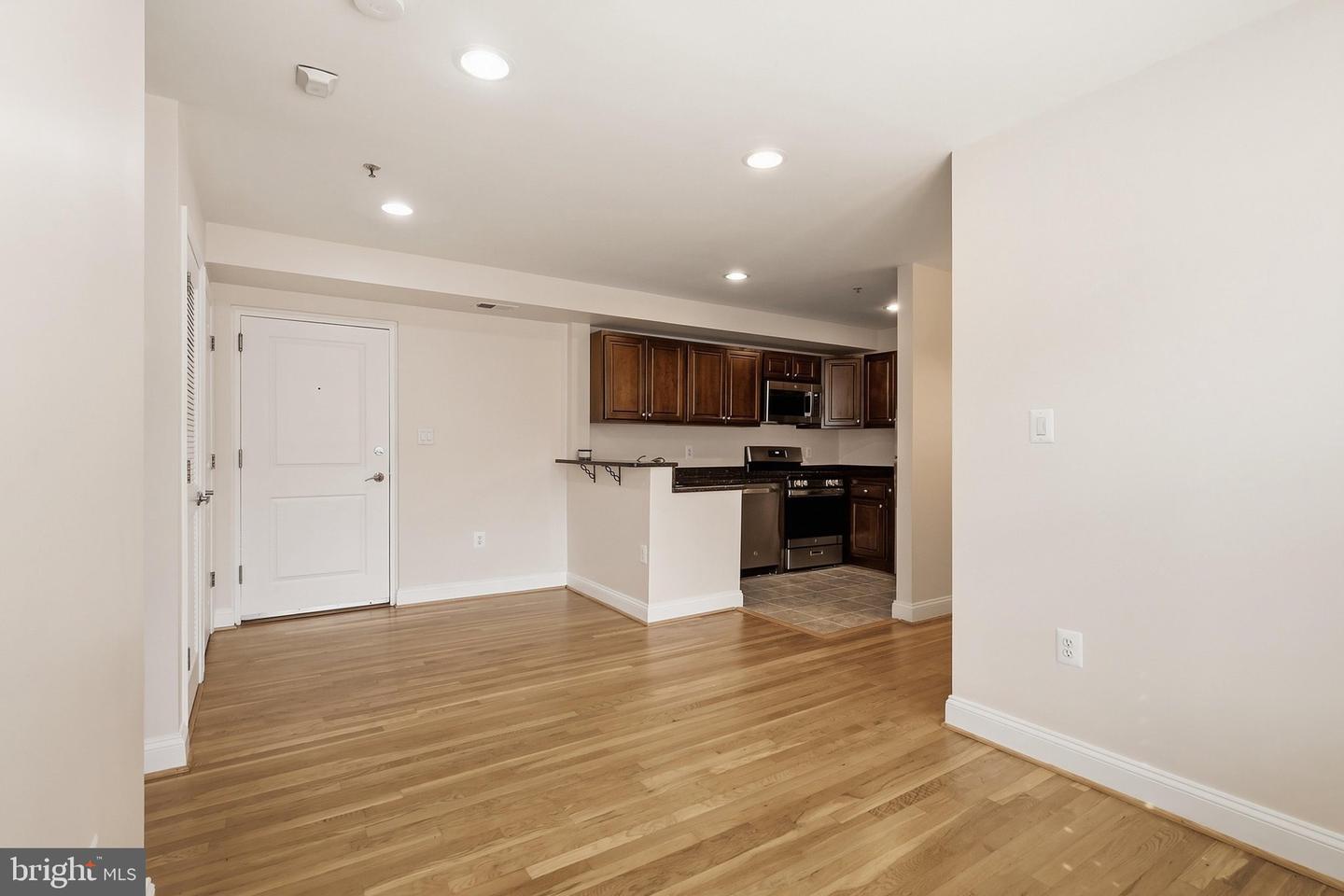 804 Taylor St Nw #304 Property Photo 10