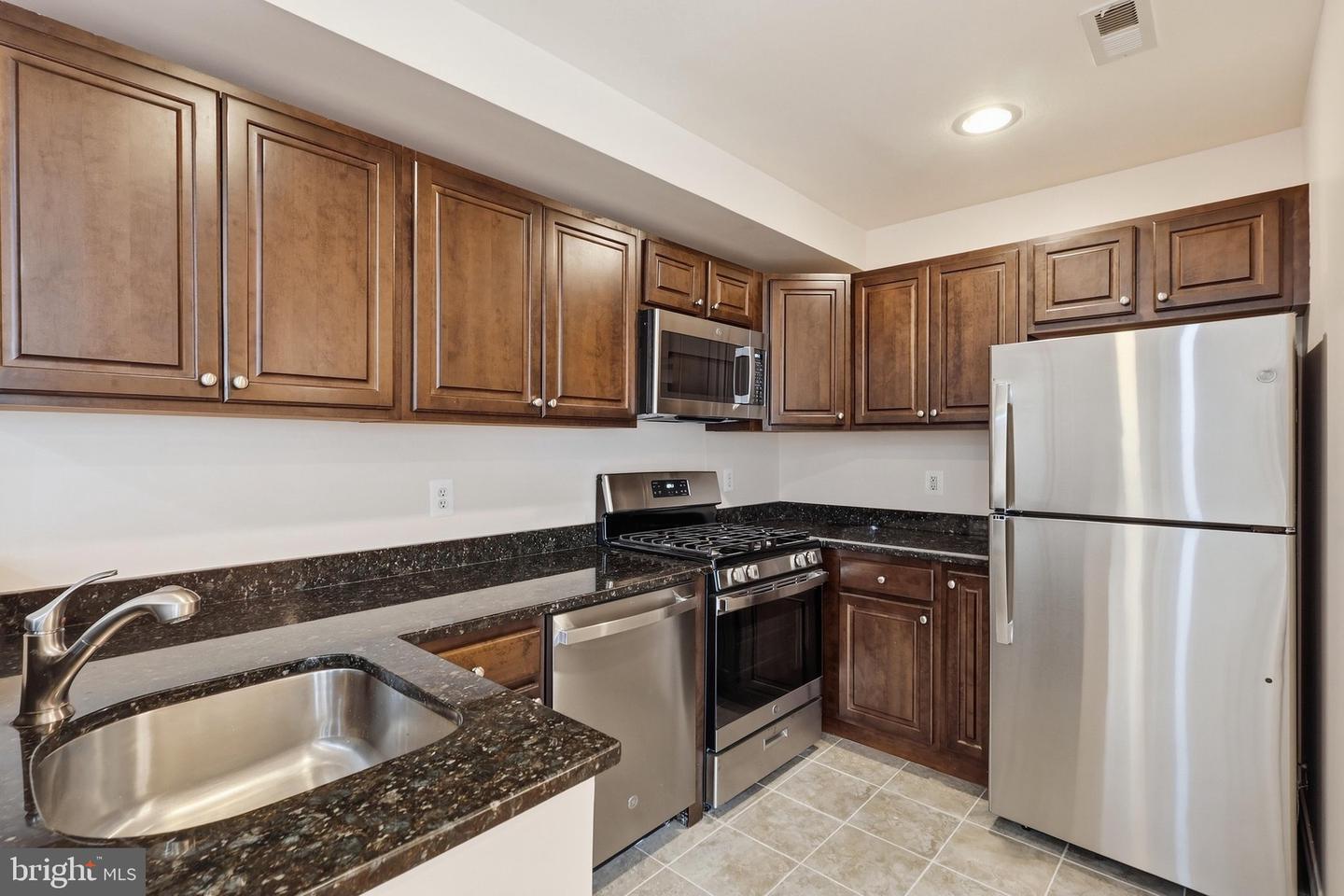 804 Taylor St Nw #304 Property Photo 15
