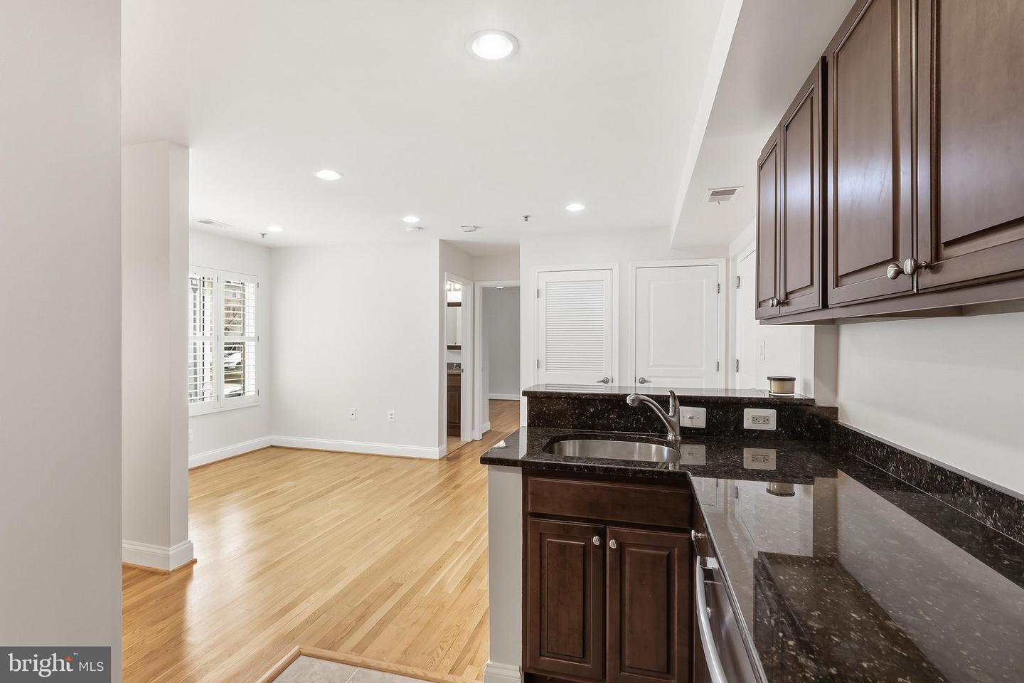804 Taylor St Nw #304 Property Photo 16
