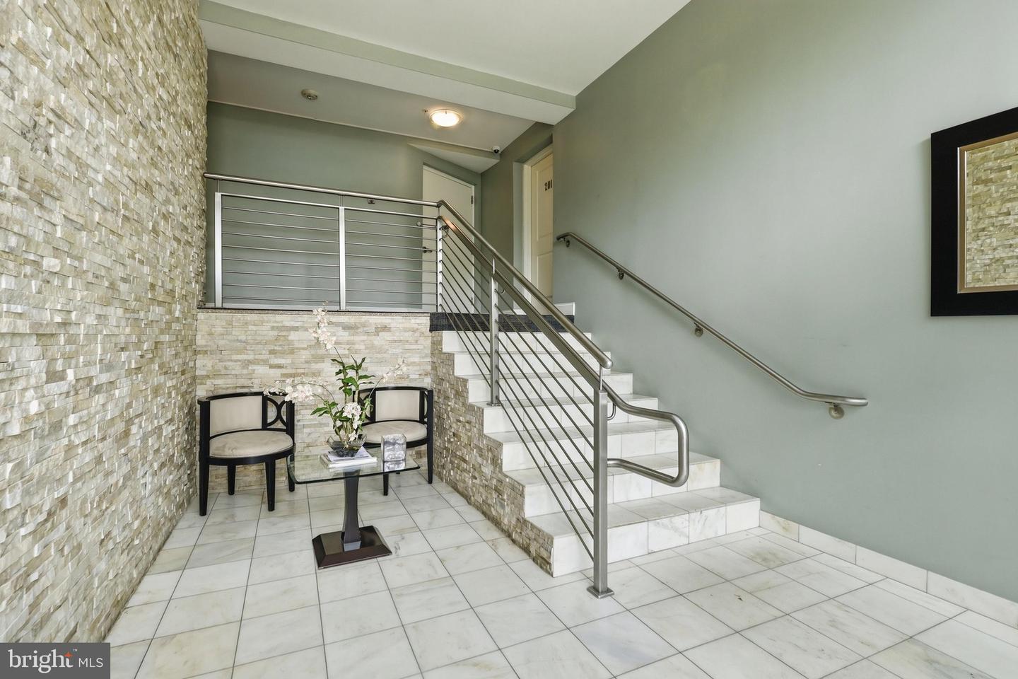 804 Taylor St Nw #304 Property Photo 22