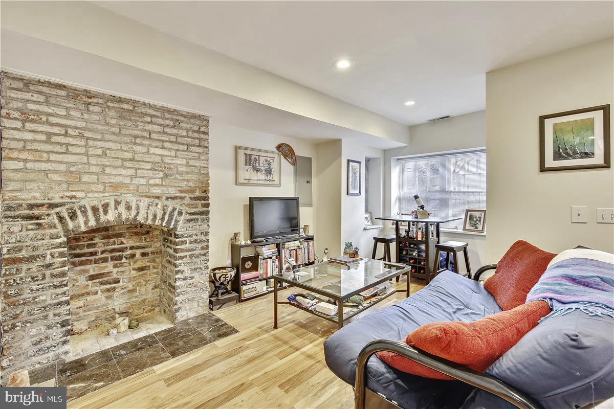 415 Q St Nw #b Property Photo 2