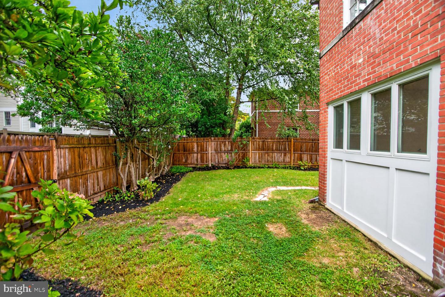 4521 Burlington Pl Nw Property Photo 4