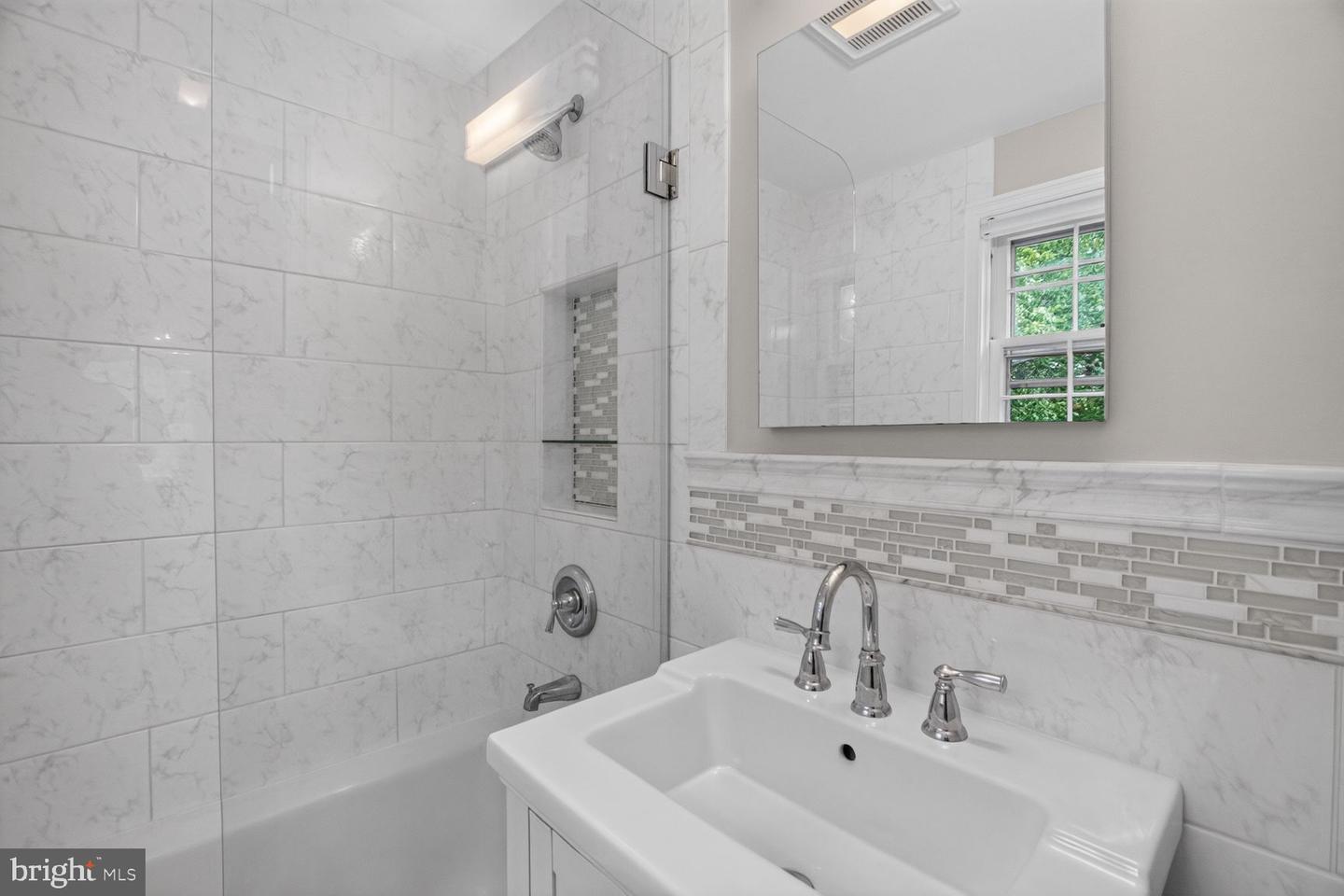 4521 Burlington Pl Nw Property Photo 25