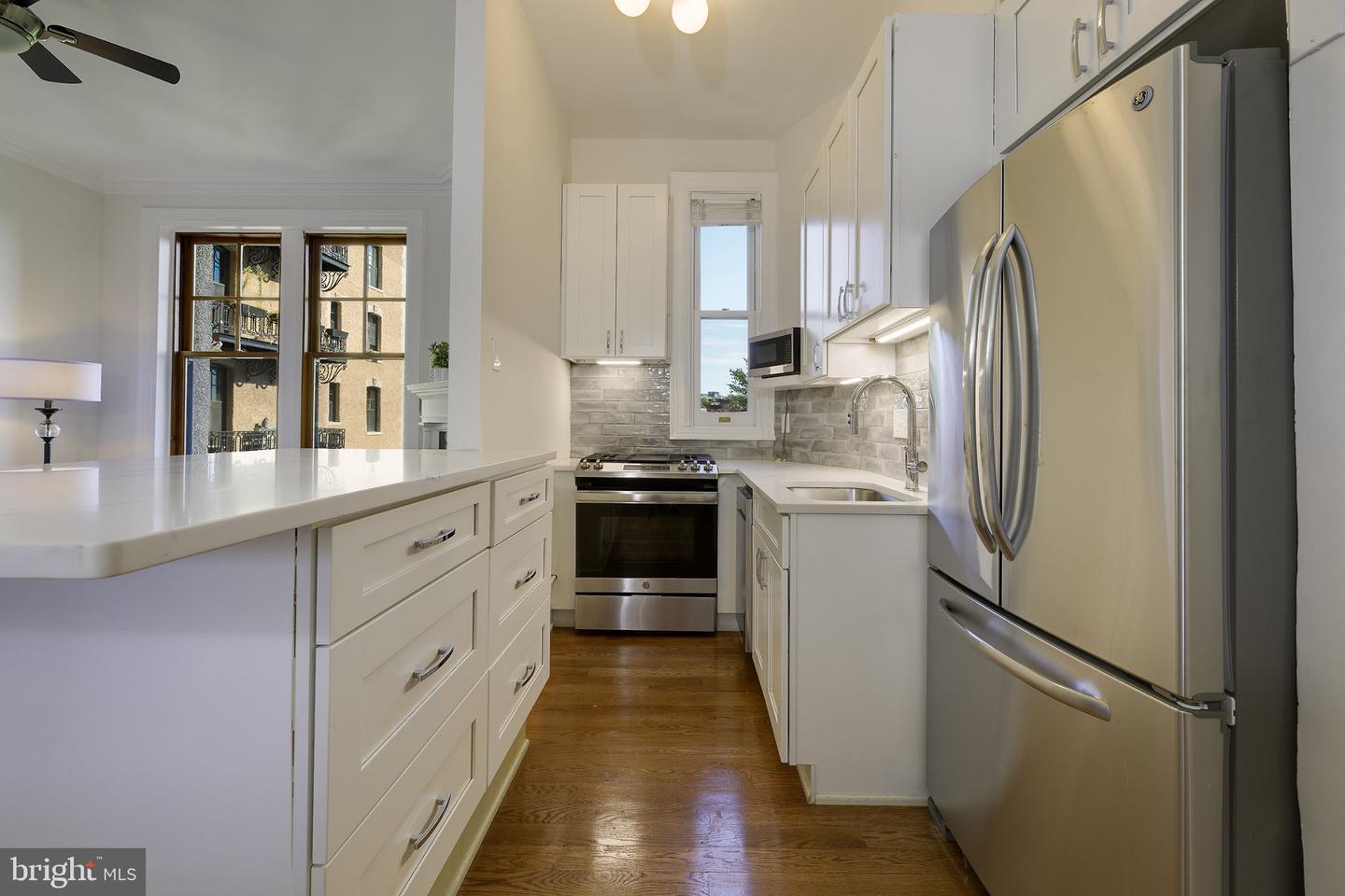 2853 Ontario Rd Nw #318 Property Photo 11