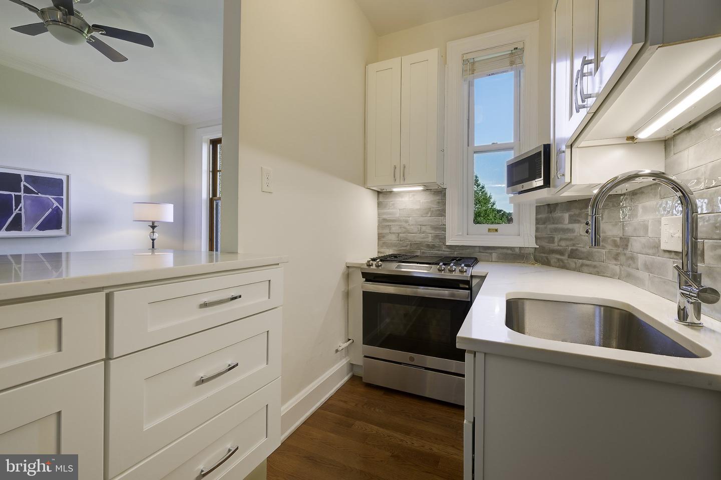 2853 Ontario Rd Nw #318 Property Photo 12