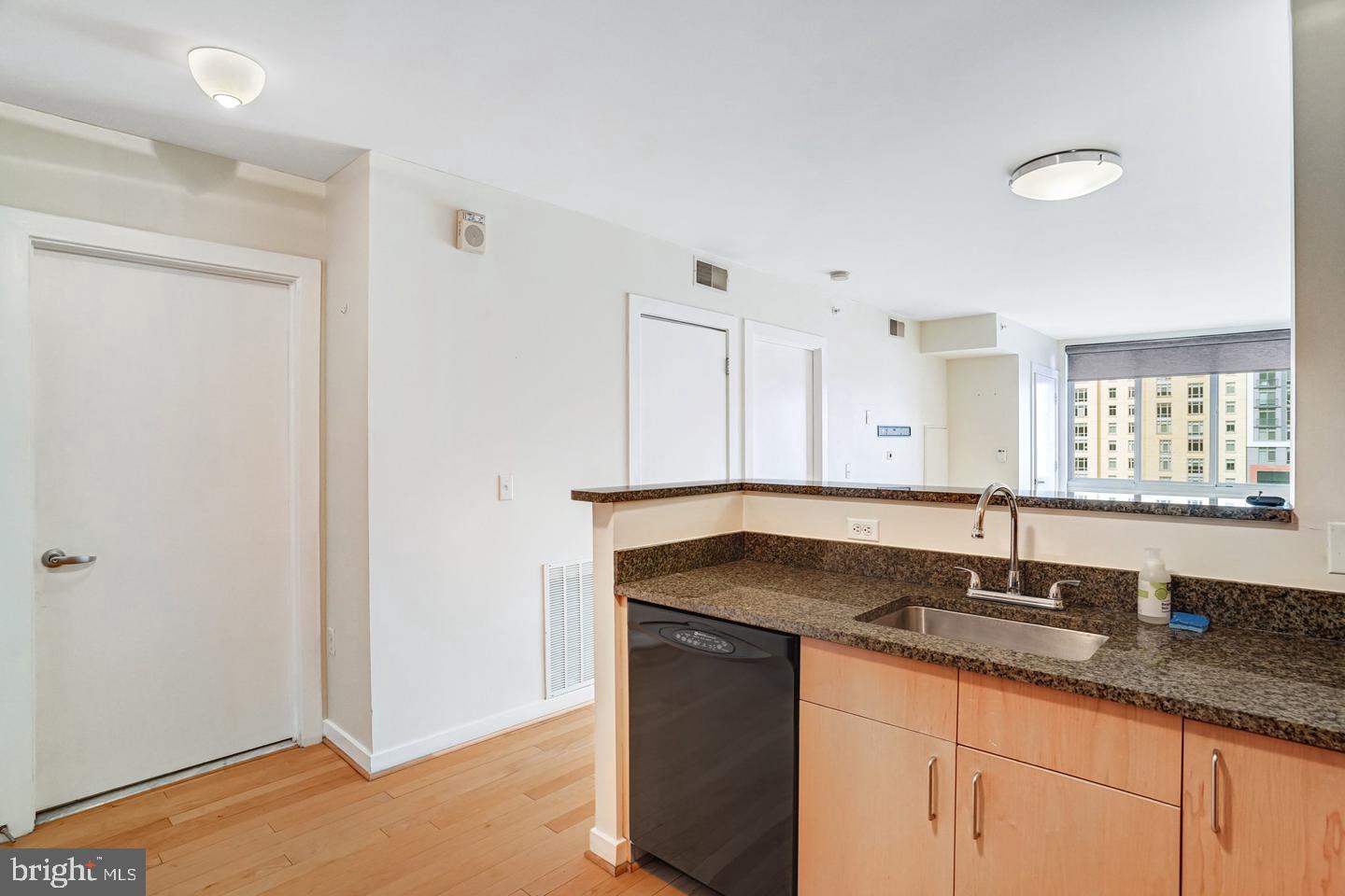 1000 New Jersey Ave Se #515 Property Photo 6