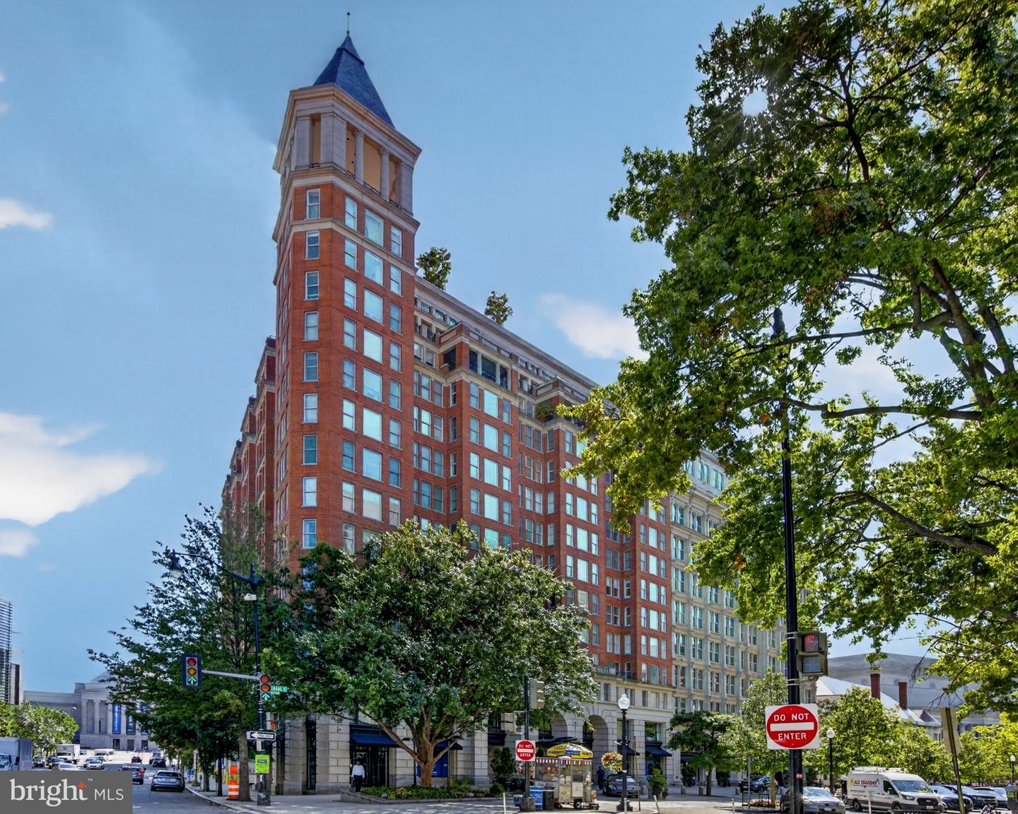 601 PENNSYLVANIA AVE NW #711 Property Photo 1