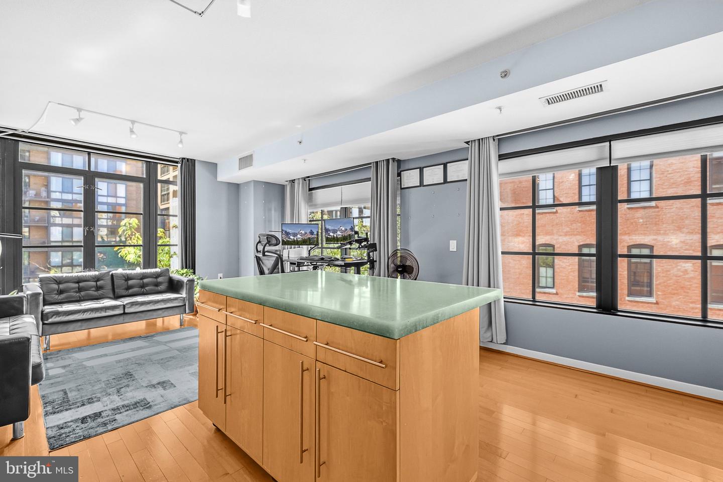 437 New York Ave Nw #302 Property Photo 8