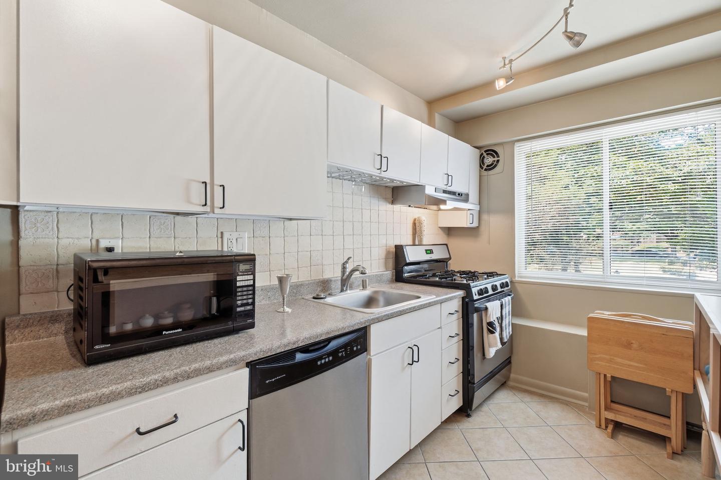 6445 Luzon Ave Nw #208 Property Photo 4